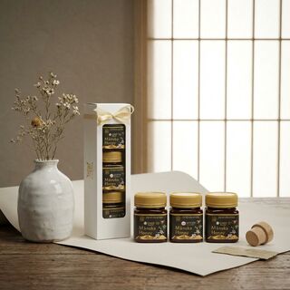 The Manuka Strength Spectrum Gift Box | 5+, 10+, 15+ UMF 110g jars